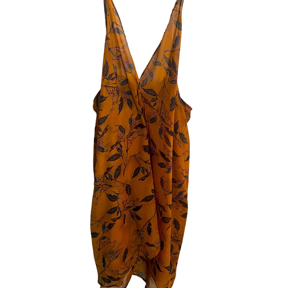 Beautiful burnt orange entro dress! Comfortable and flattering.